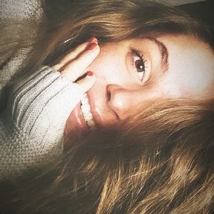 Meet your Posher, Stella